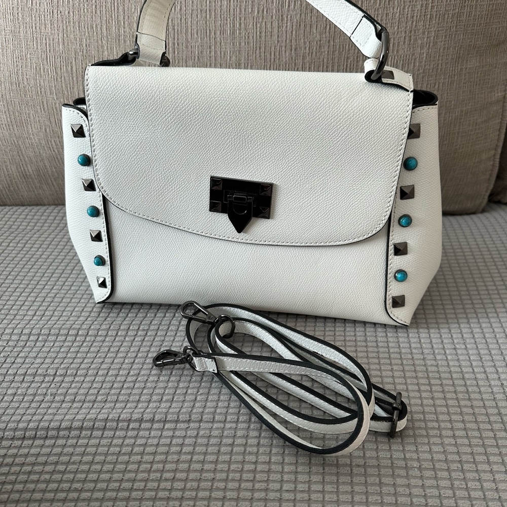 White bag with studs